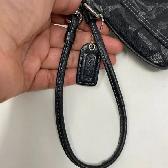 Coach Wristlet - Picture 4 of 16